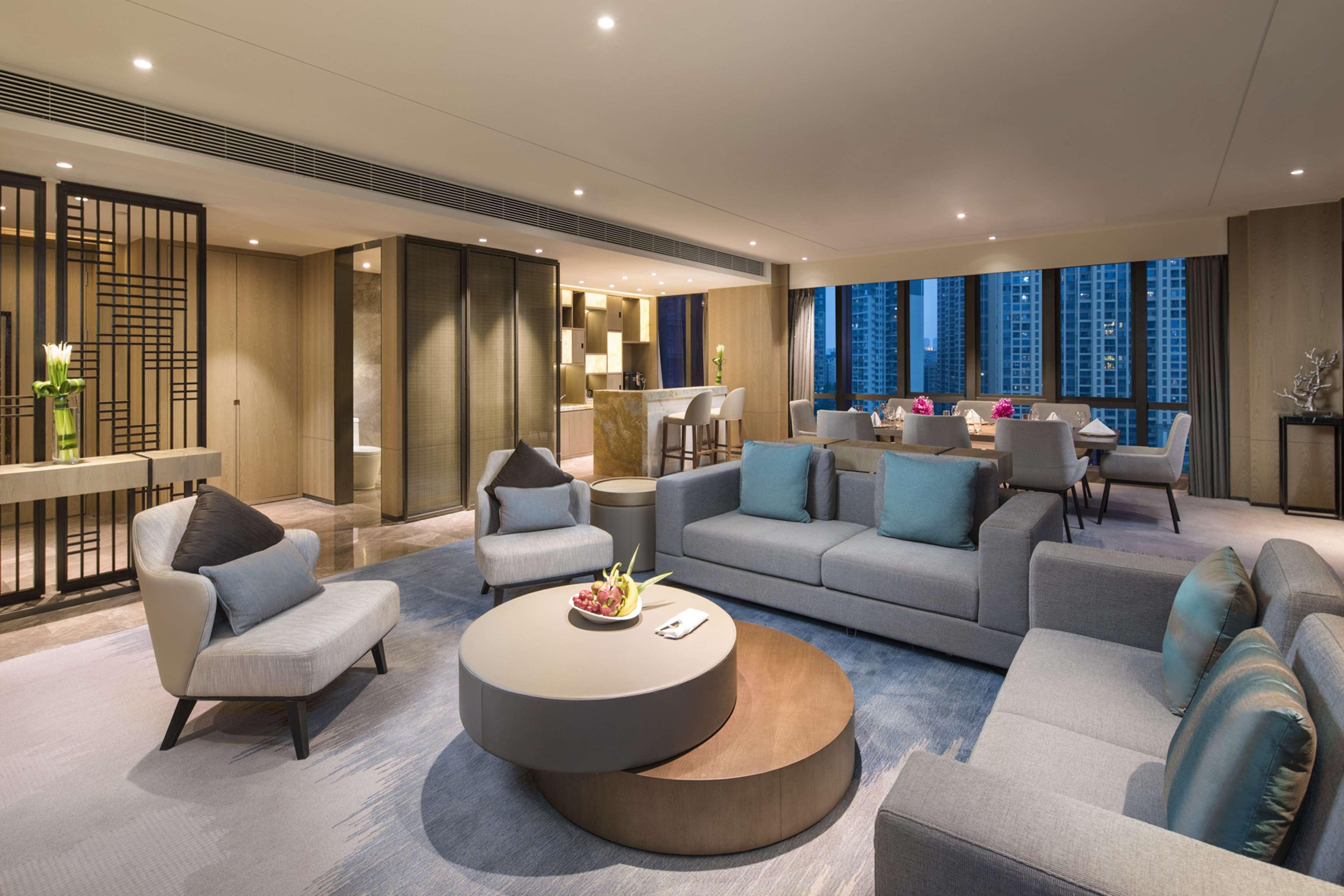 Doubletree By Hilton Hotel Shenzhen Longhua, Near Huawei, Foxcnn, Shenzhen North Railway, Uniwalk & Uniworld Shopping Mall, Sam'S Club Ngoại thất bức ảnh